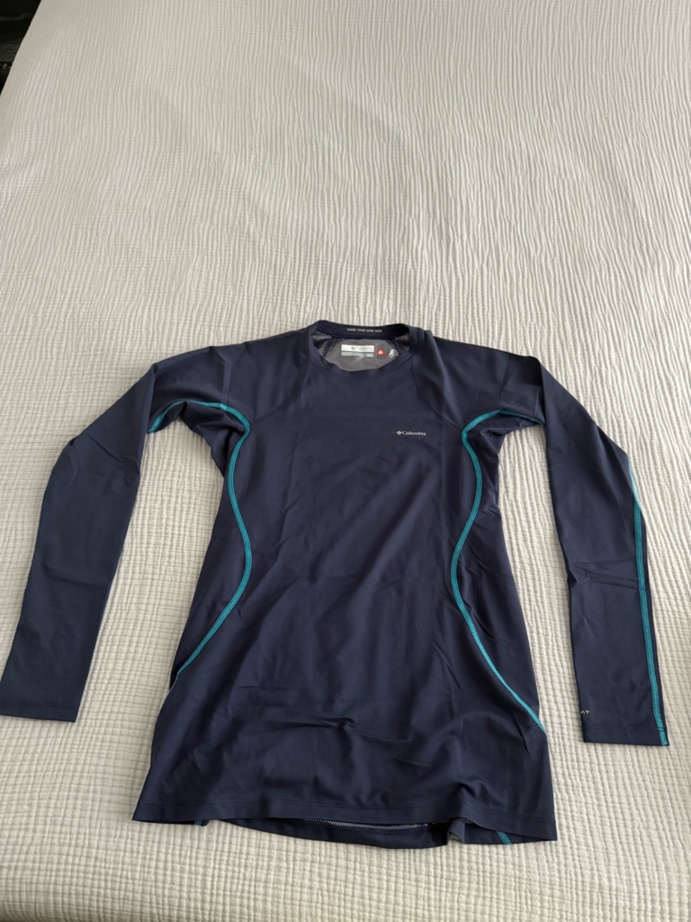 Columbia Navy Performance Crew tshirt